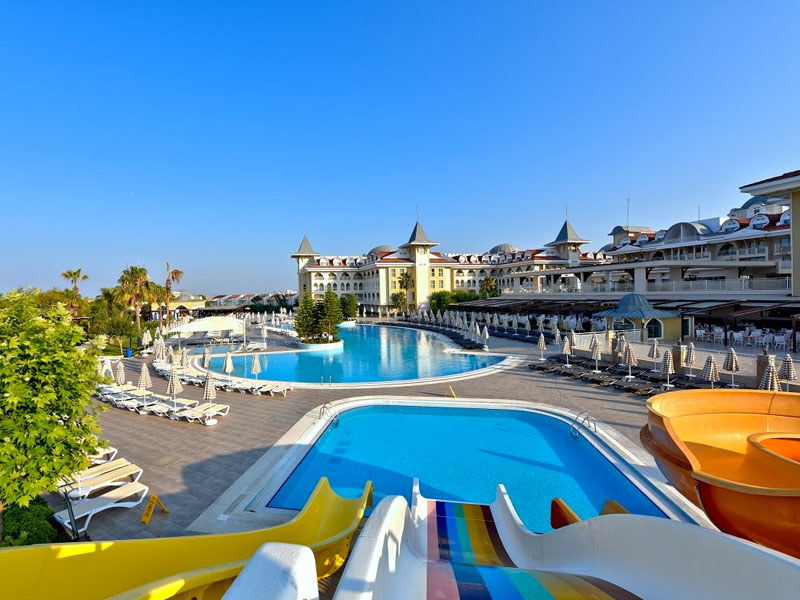 Side Star Resort
